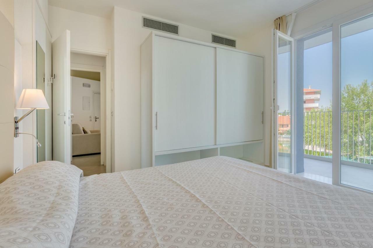 Apartaments Suites Ambassador Каорле Экстерьер фото
